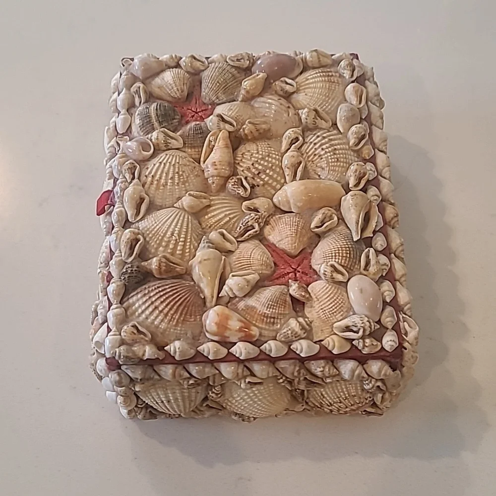 Vintage Shell Box - Picture 3 of 10